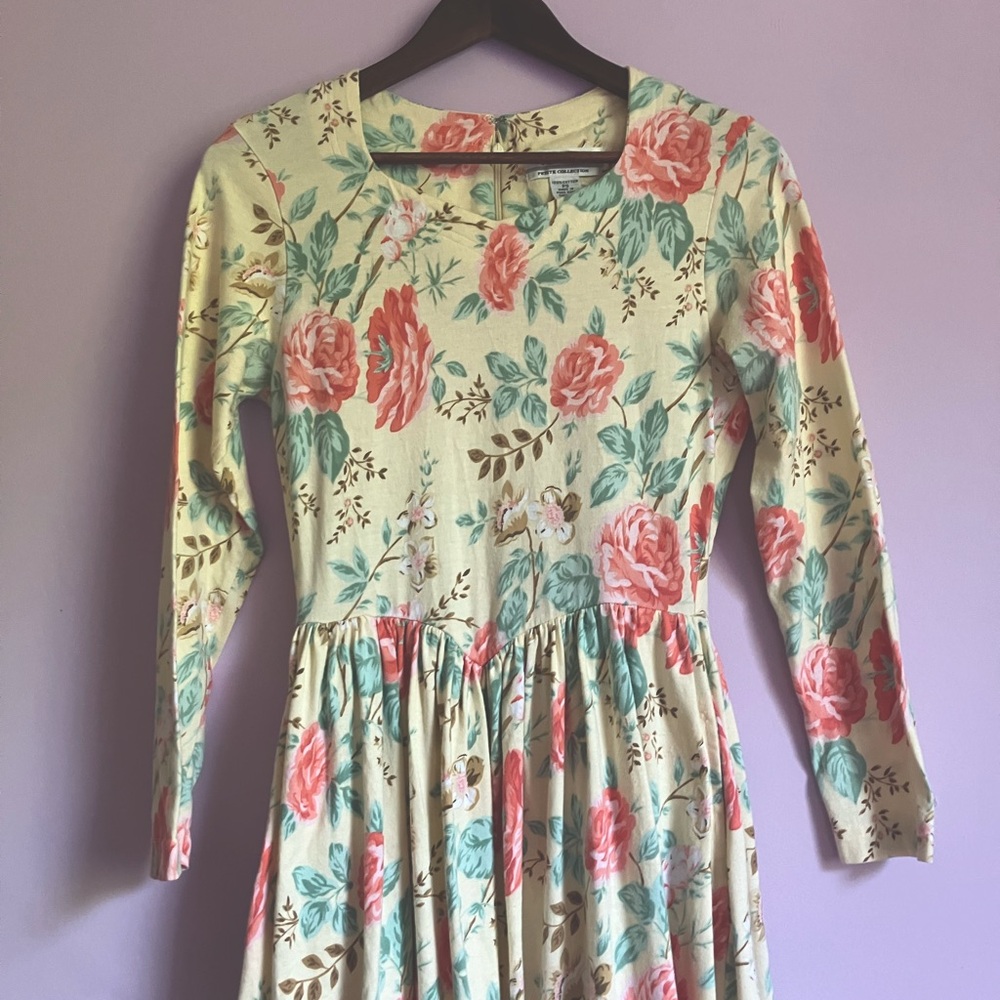 Vintage Floral Cotton Dress with pockets!